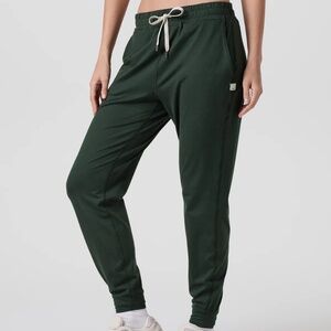 Vuori - SET Halo Hoodie and Performance Jogger